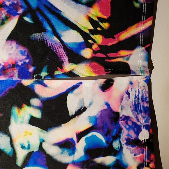 Bebe printed midi pencil skirt - Picture 3 of 4